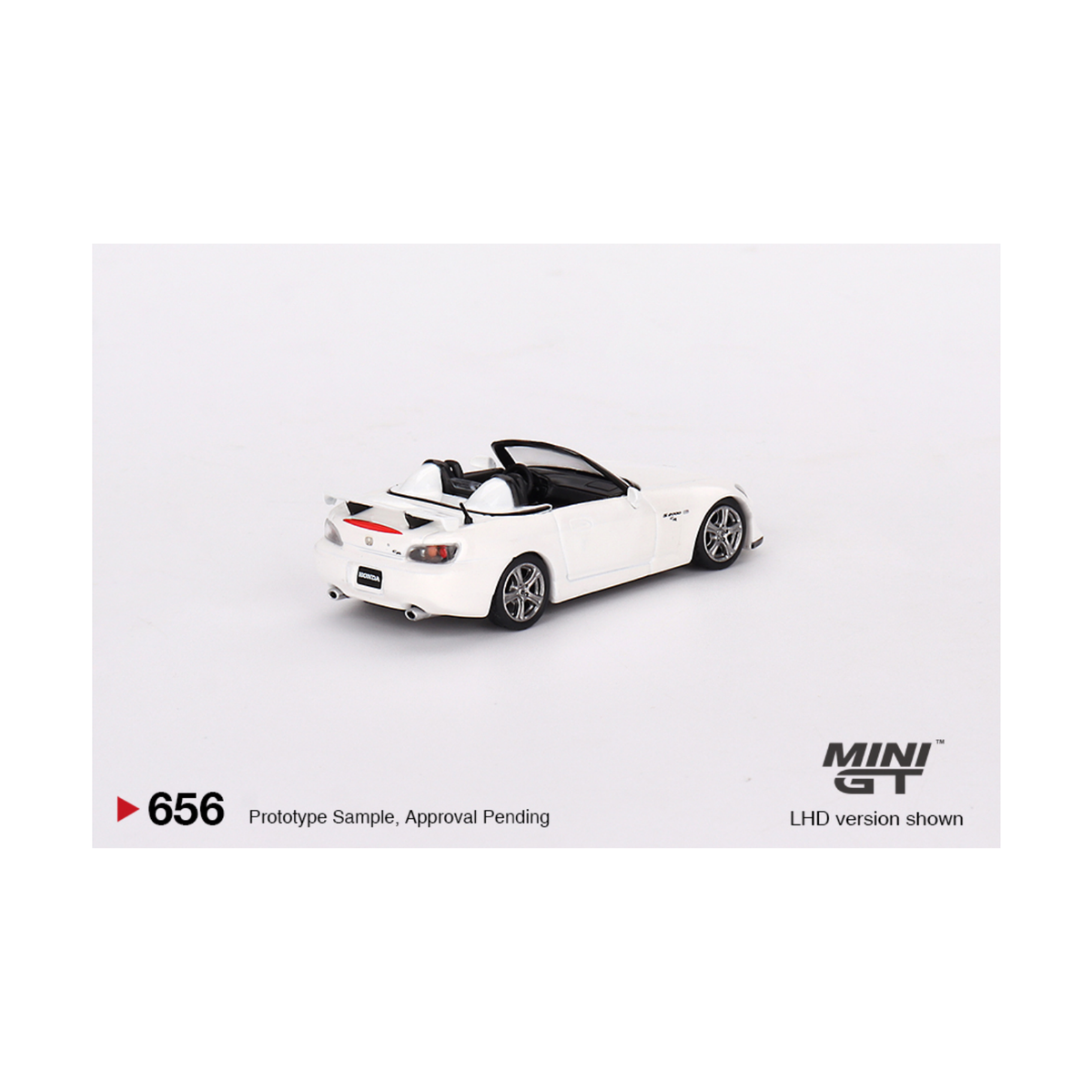 Mini GT #656 Honda S2000 (AP2) CR Grand Prix White Blister Pack