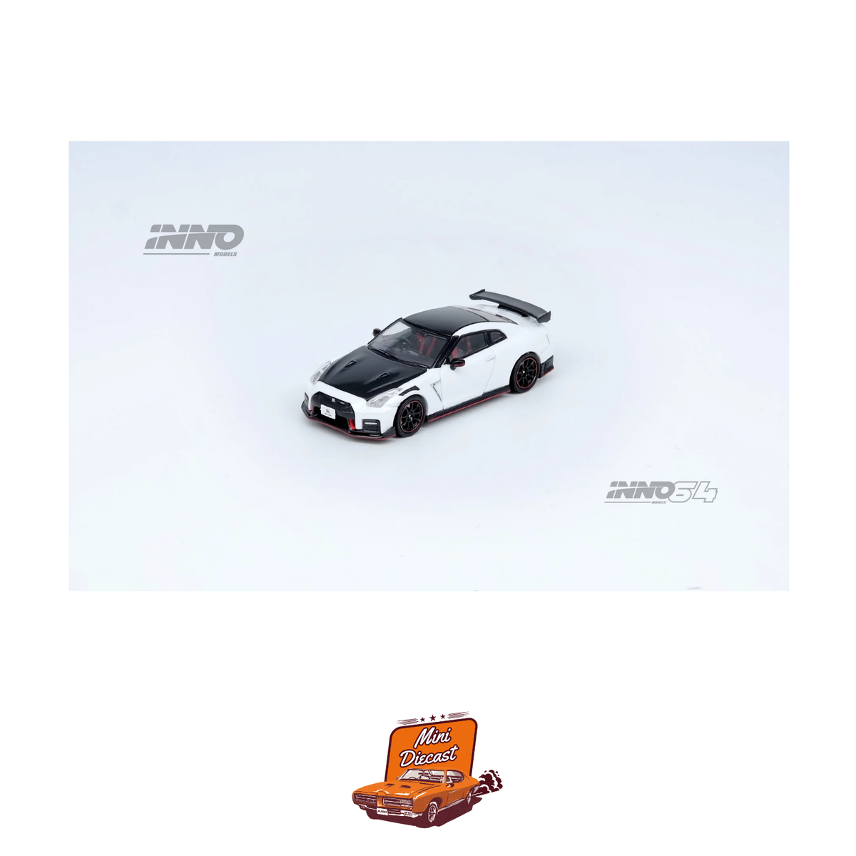 INNO64 Nissan GT-R (R35) Nismo White IN64-R35N-WHI