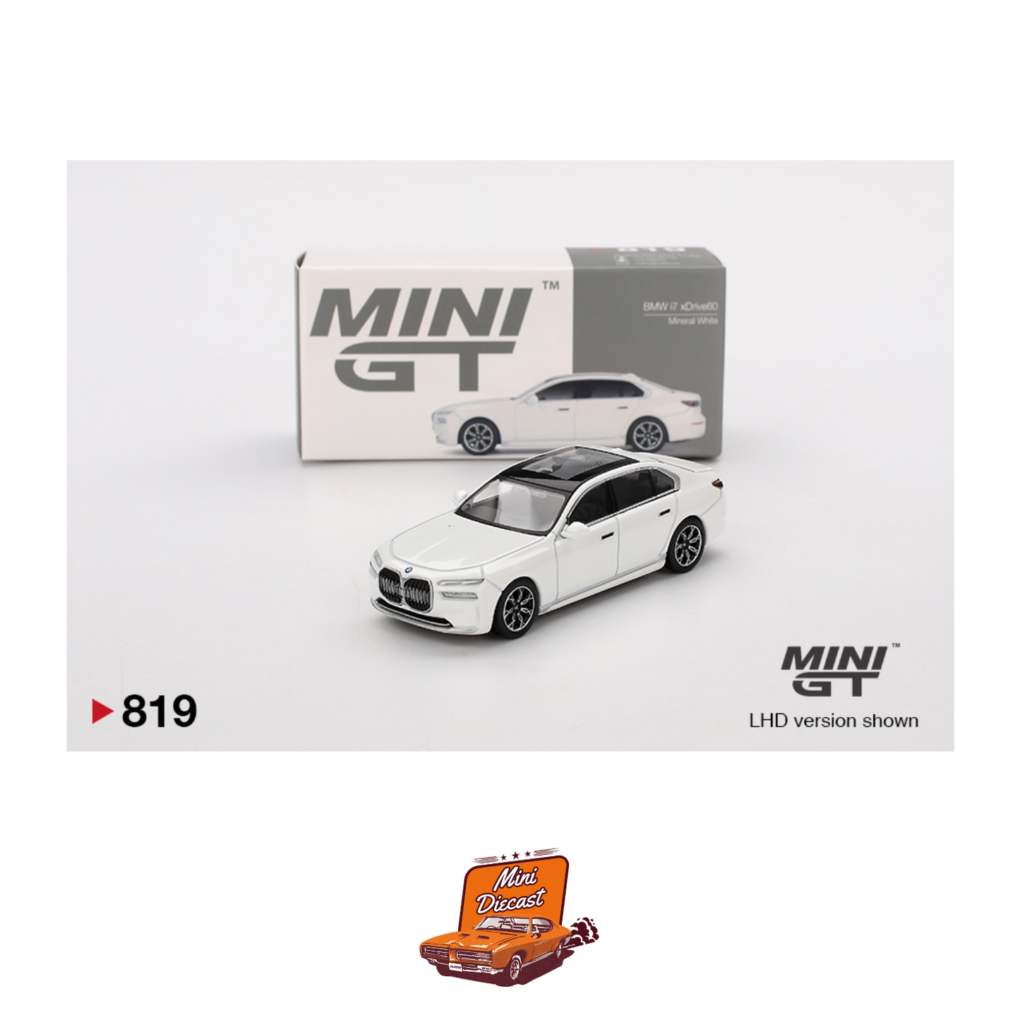 Mini GT #819 BMW i7 xDrive60 Mineral White (Imported)
