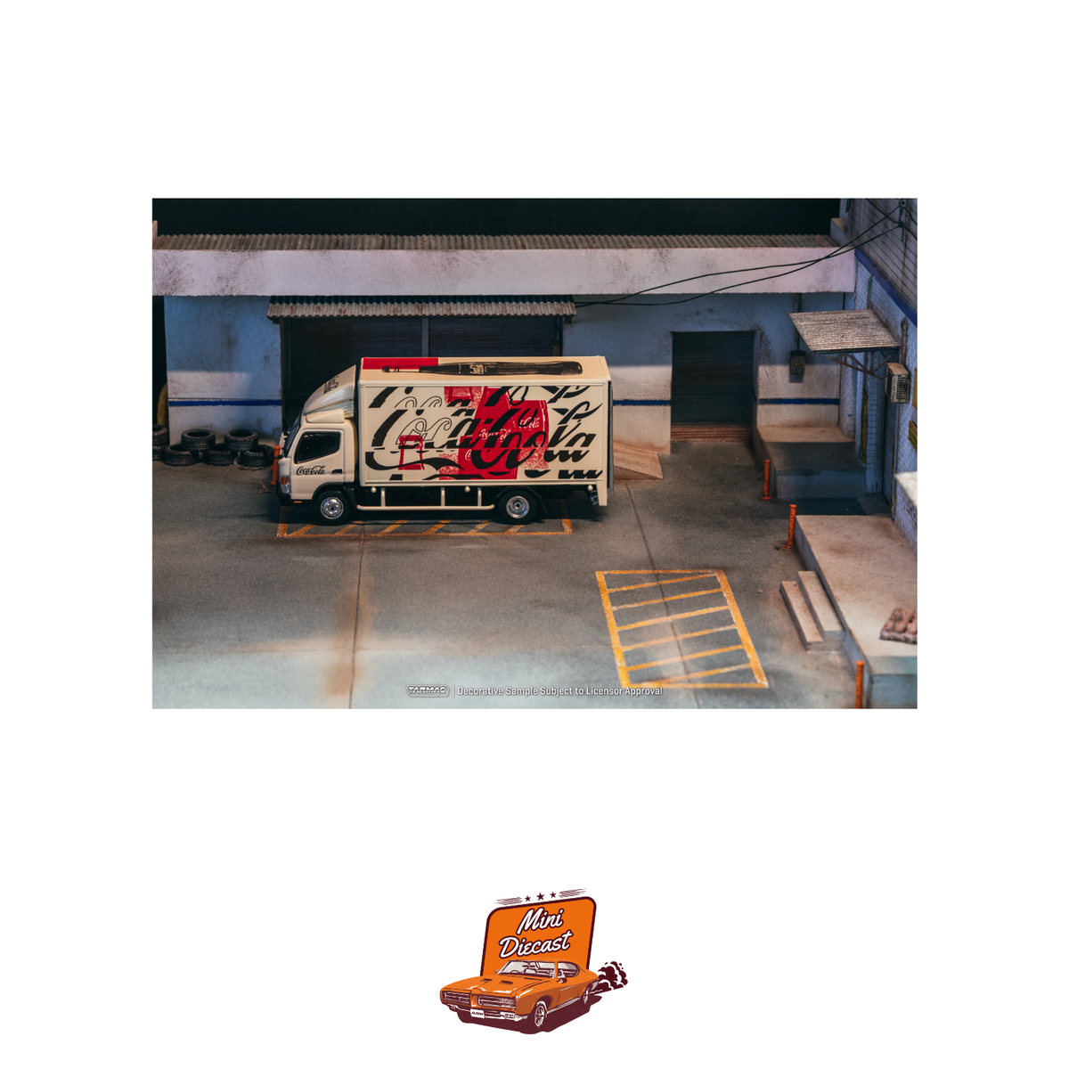 Tarmac Works Mitsubishi Fuso Canter Truck COCA-COLA 1:64 (T64T-TL002-CC)