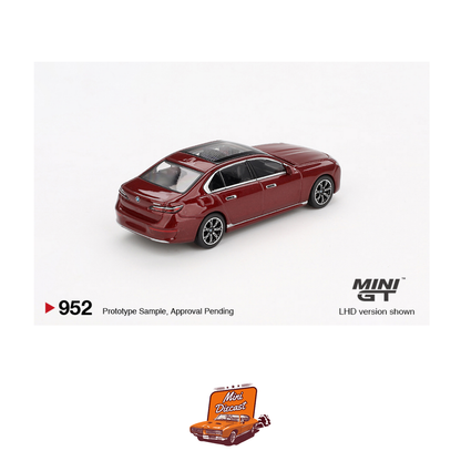 Mini GT #952 BMW i7 xDrive60 Aventurin