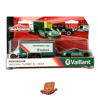 Majorette Race Trailer – Vaillant Porsche Taycan Turbo S + Porsche 934 & Trailer (White / Green)