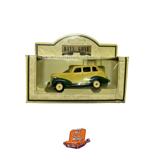 Lledo Days Gone Vintage Models 1939 Chevrolet Car Ivory & Green Chevy Car (48000) – vintage Lledo Days Gone diecast model, SKU LDGB6-39; box condition Blister Damage