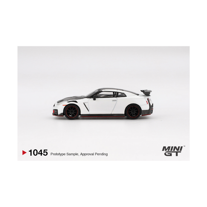 Mini GT #1045 Nissan GT-R Nismo 2024 White Pearl Blister Pack