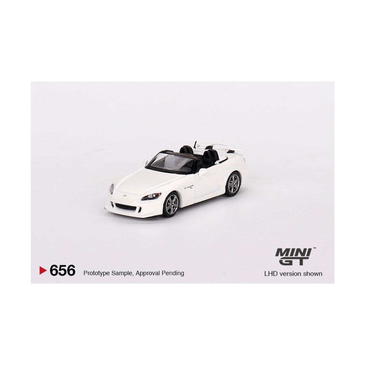 Mini GT #656 Honda S2000 (AP2) CR Grand Prix White Blister Pack