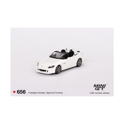 Mini GT #656 Honda S2000 (AP2) CR Grand Prix White Blister Pack
