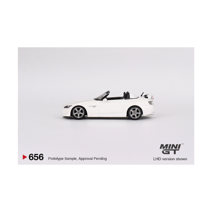 Mini GT #656 Honda S2000 (AP2) CR Grand Prix White Blister Pack